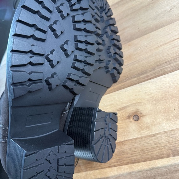 New Torrid Lug Heeled Chelsea Bootie Womens Size 13 - Picture 6 of 8